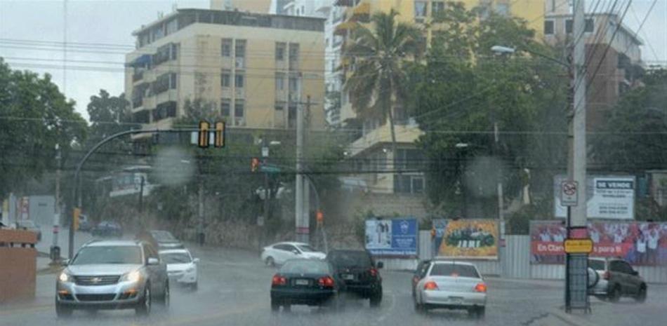 Onamet anuncia aguaceros por onda tropical y polvo del Sahara
